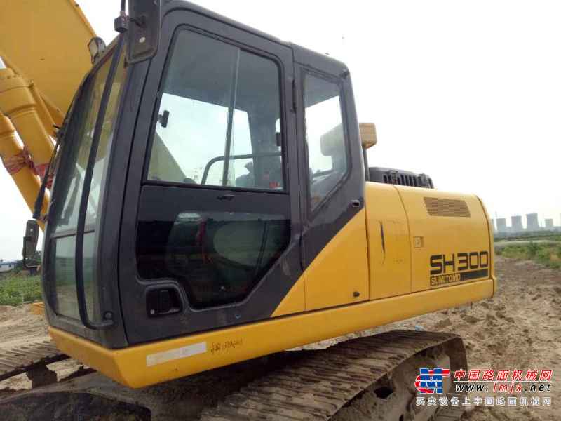 陕西出售转让二手8000小时2011年住友SH240挖掘机