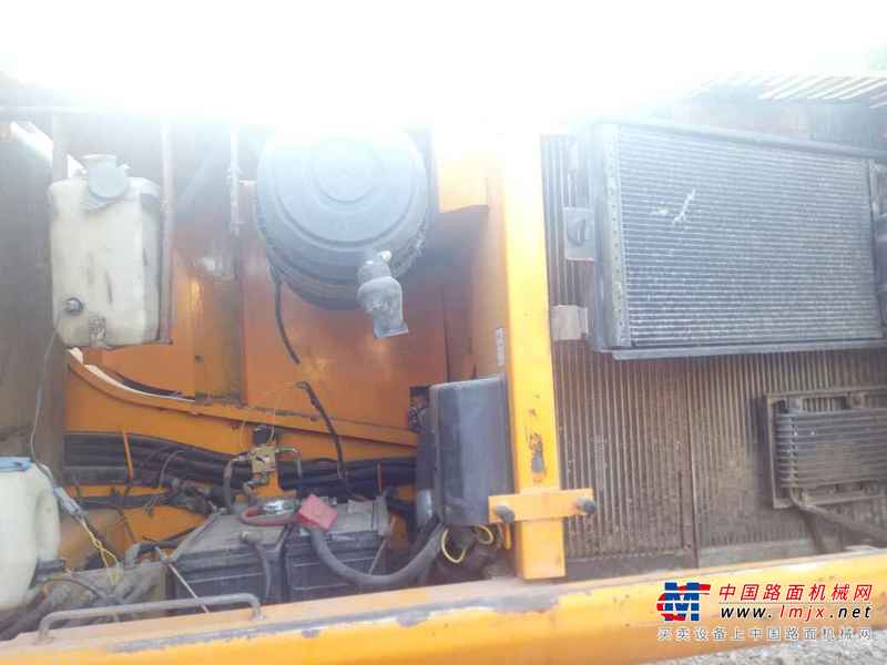 河南出售转让二手6000小时2011年JCBJS220LC挖掘机
