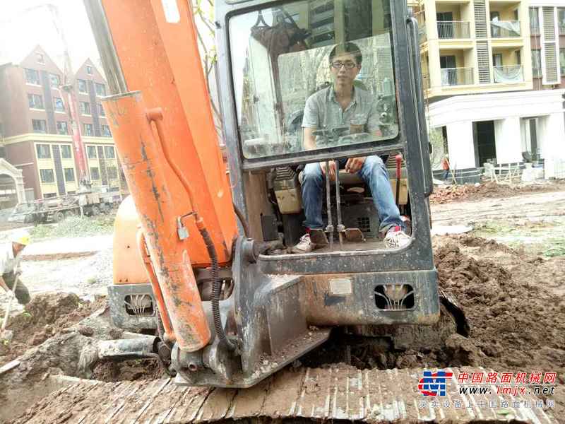 四川出售转让二手15000小时2006年斗山DH55挖掘机