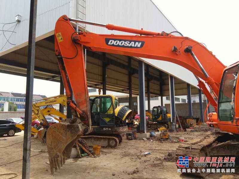 江苏出售转让二手8600小时2010年斗山DH220LC挖掘机