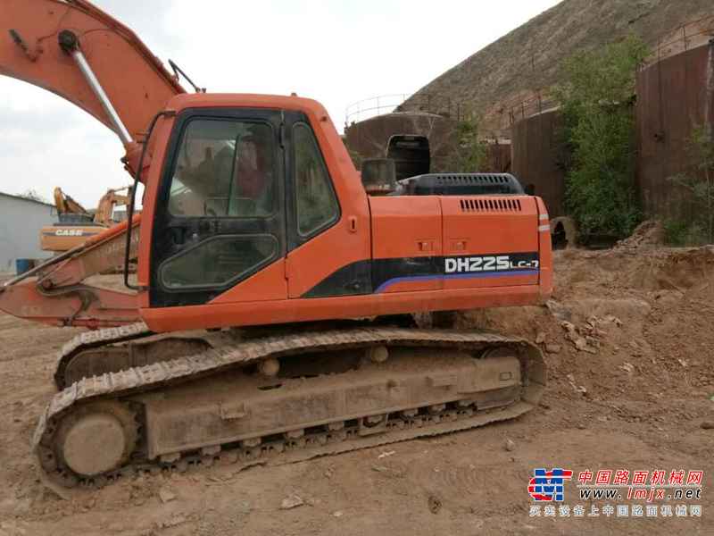 甘肃出售转让二手6500小时2010年斗山DH225LC挖掘机