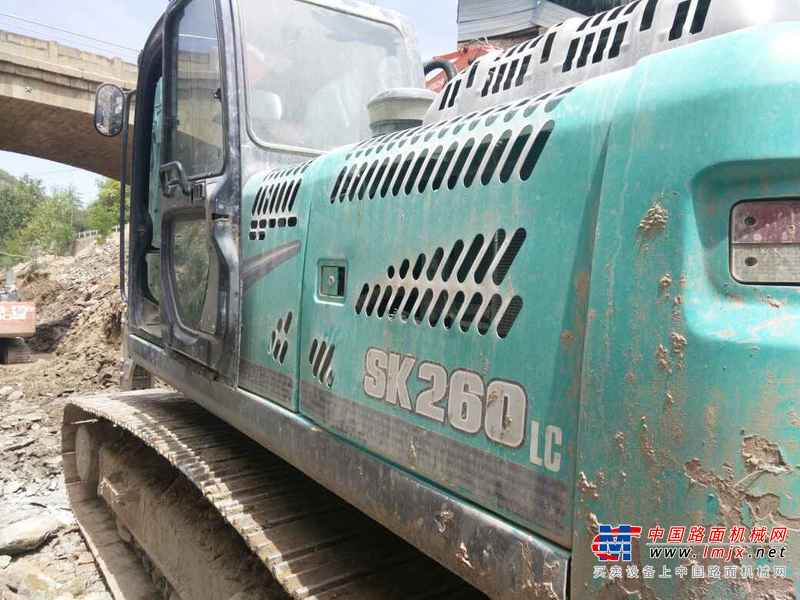 陕西出售转让二手7000小时2011年神钢SK260LC挖掘机