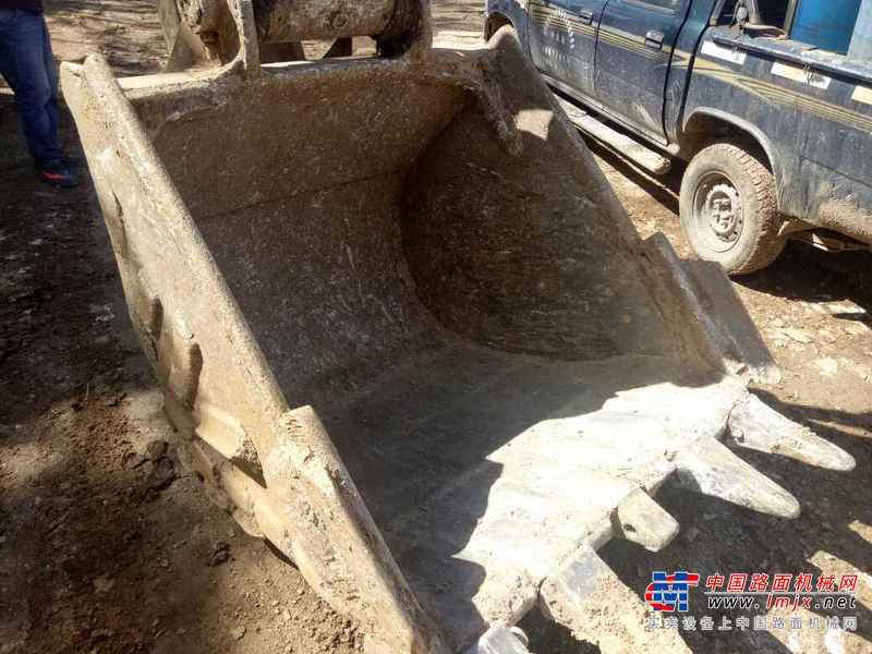 吉林出售转让二手10800小时2010年日立ZX240挖掘机