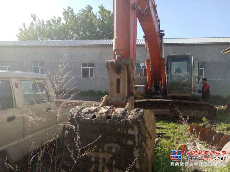 黑龙江出售转让二手20000小时2003年日立EX200挖掘机