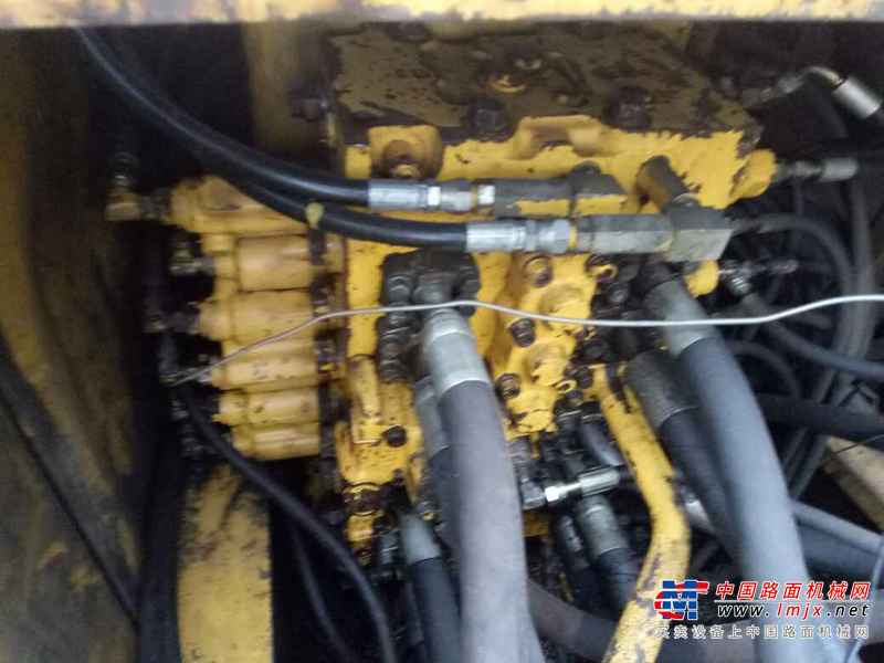 黑龙江出售转让二手20000小时2006年小松PC210挖掘机