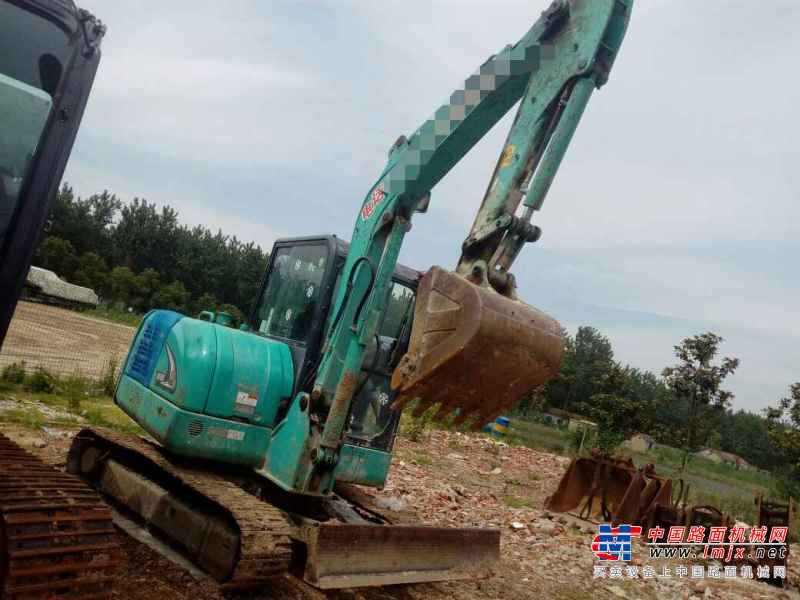 安徽出售转让二手2500小时2014年神钢SK60挖掘机