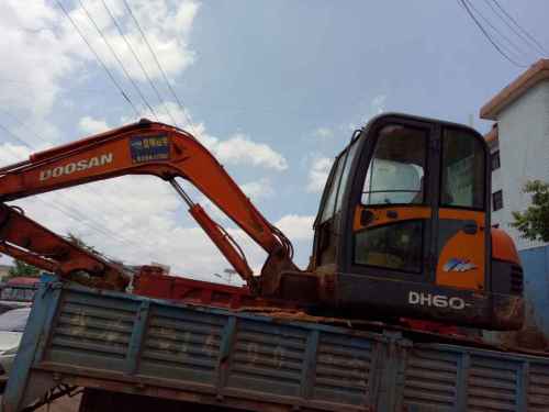 云南出售转让二手8521小时2011年斗山DH60挖掘机