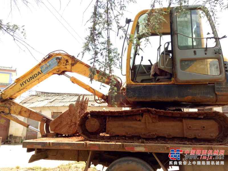 云南出售转让二手8521小时2011年现代R60挖掘机