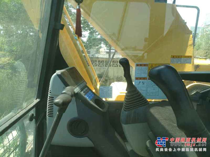 山东出售转让二手5000小时2011年小松PC210挖掘机