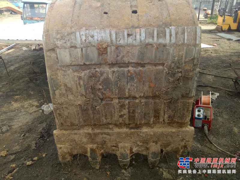 黑龙江出售转让二手20000小时2003年日立EX200挖掘机