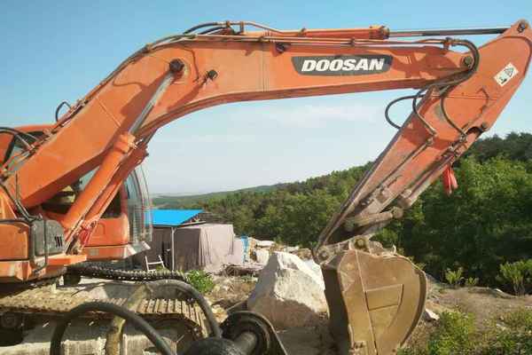 辽宁出售转让二手8500小时2010年斗山DX260LC挖掘机