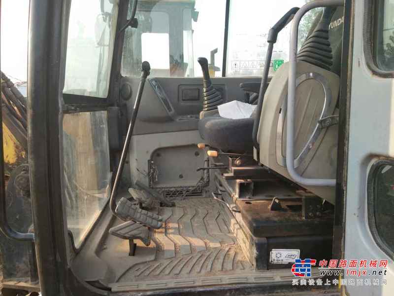 山东出售转让二手5600小时2012年现代R60挖掘机