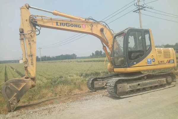 山东出售转让二手2800小时2012年柳工CLG915D挖掘机