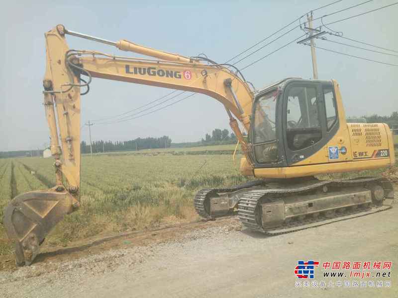 山东出售转让二手2800小时2012年柳工CLG915D挖掘机