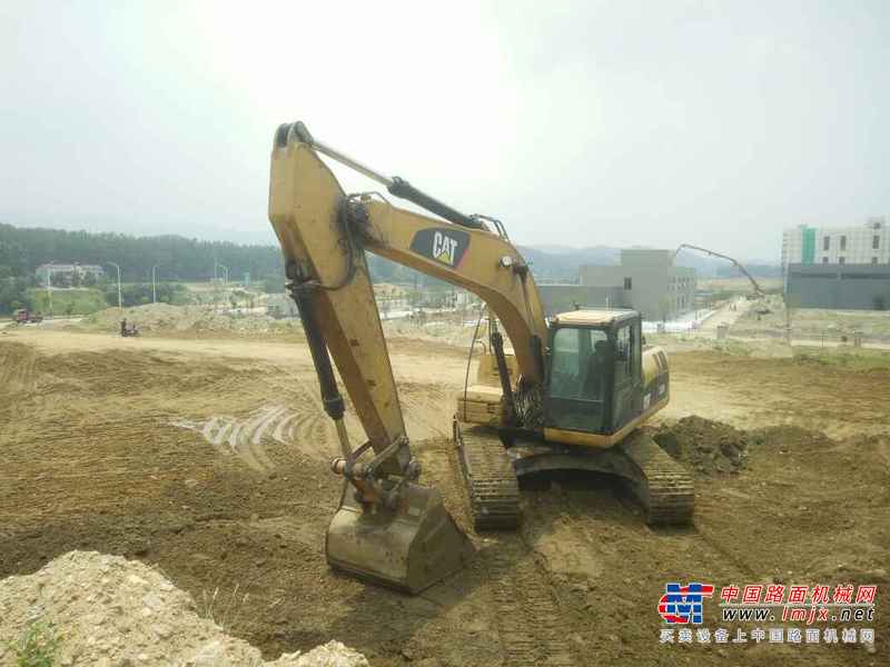 湖北出售转让二手5600小时2013年卡特彼勒323DL挖掘机