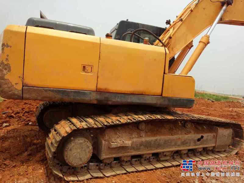 江西出售转让二手8000小时2010年现代R215挖掘机