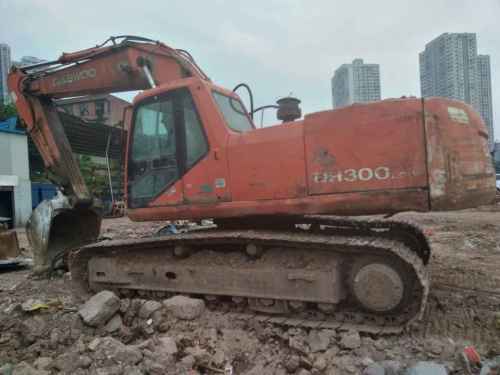重庆出售转让二手12000小时2008年斗山DH300挖掘机