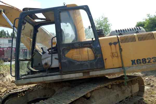 河南出售转让二手4500小时2009年厦工XG823挖掘机