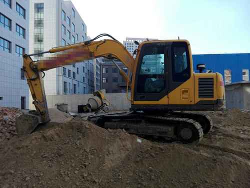 内蒙古出售转让二手5000小时2011年临工LG685挖掘机