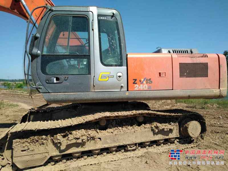 河南出售转让二手8000小时2010年日立ZX240挖掘机