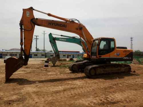 河北出售转让二手7000小时2012年现代R265LC挖掘机