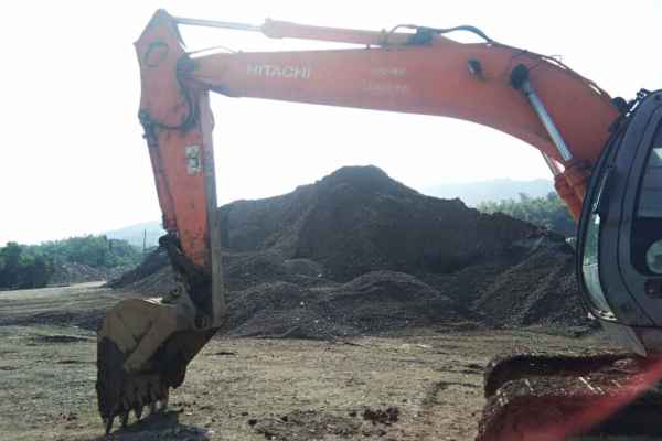 浙江出售转让二手10000小时2004年日立ZX200挖掘机