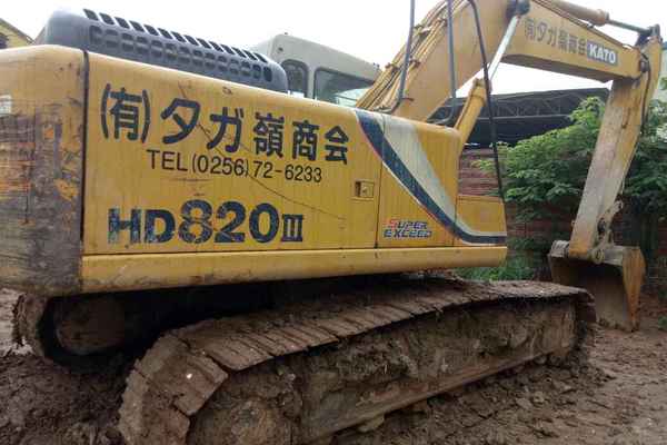广东出售转让二手8300小时2006年加藤HD820III挖掘机
