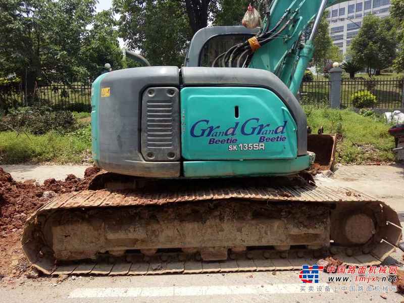 江西出售转让二手14000小时2004年神钢SK135SR挖掘机