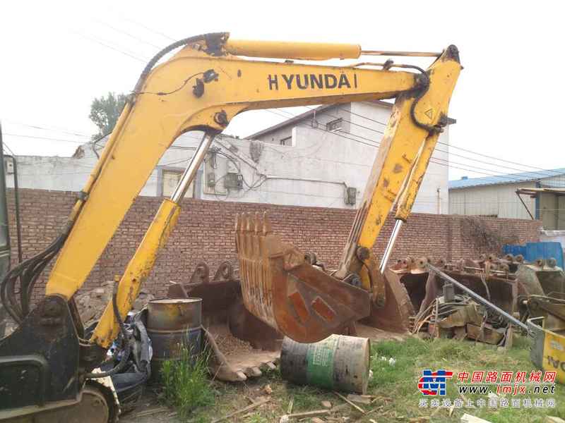 山东出售转让二手10000小时2010年现代R60挖掘机