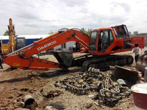 内蒙古出售转让二手13000小时2007年斗山DH225挖掘机