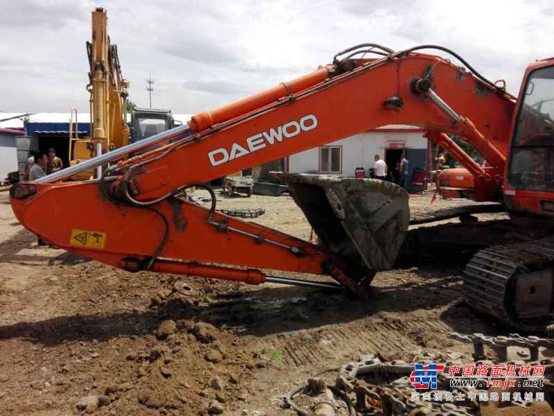 内蒙古出售转让二手13000小时2007年斗山DH225挖掘机