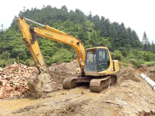 广东出售转让二手17800小时2005年小松PC120挖掘机
