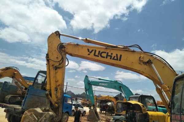 云南出售转让二手10000小时2010年玉柴YC230LC挖掘机