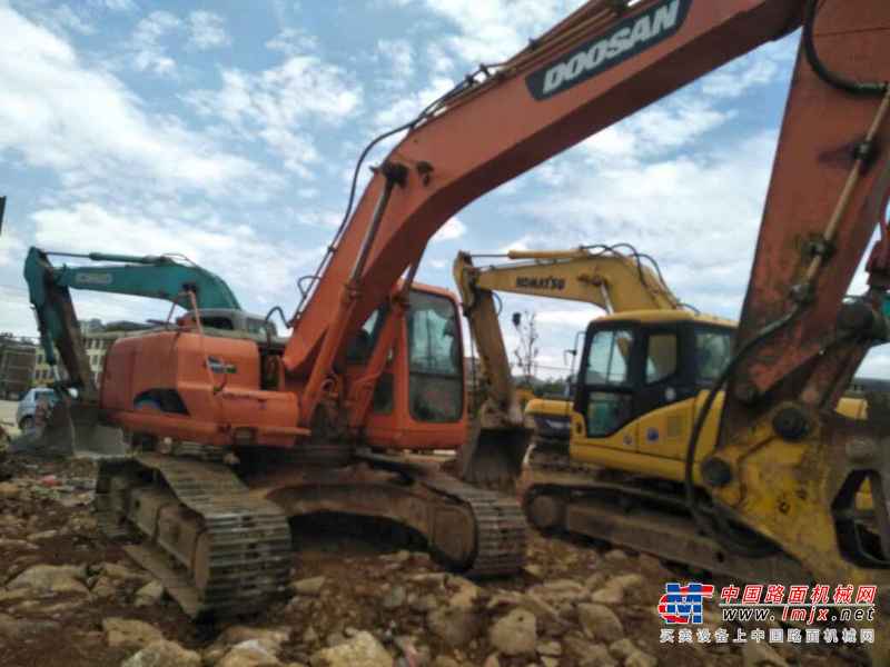云南出售转让二手15000小时2006年大宇DH220LC挖掘机