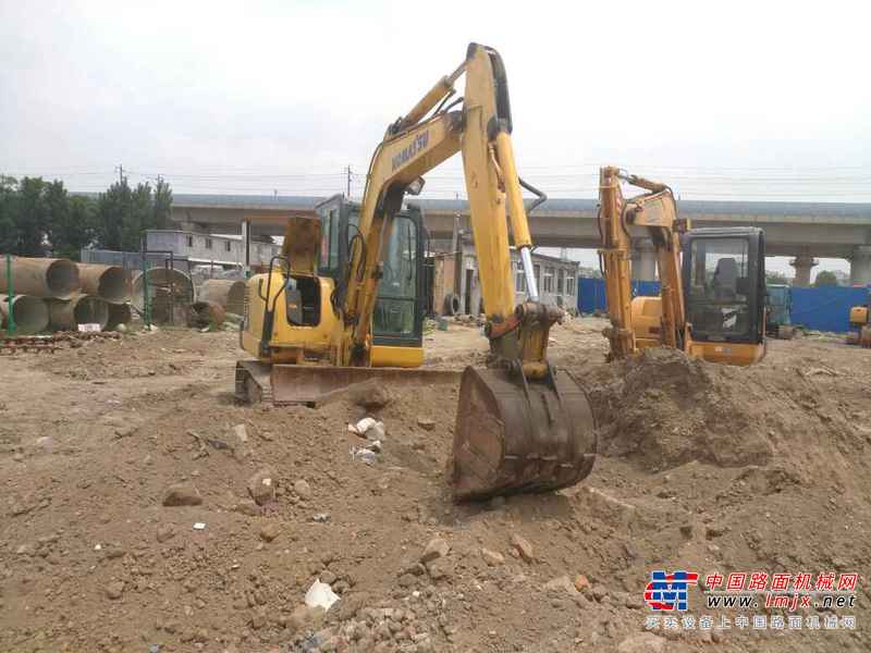 山东出售转让二手8000小时2011年小松PC56挖掘机