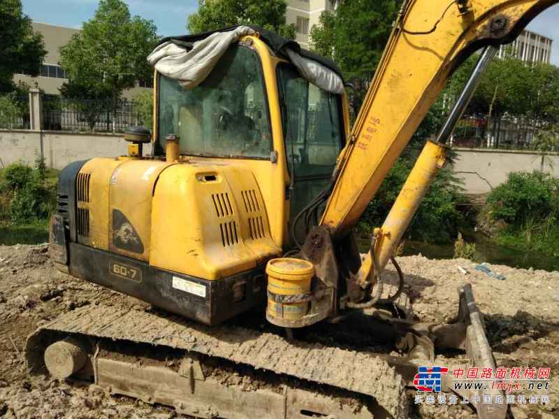 浙江出售转让二手11000小时2008年现代R60挖掘机