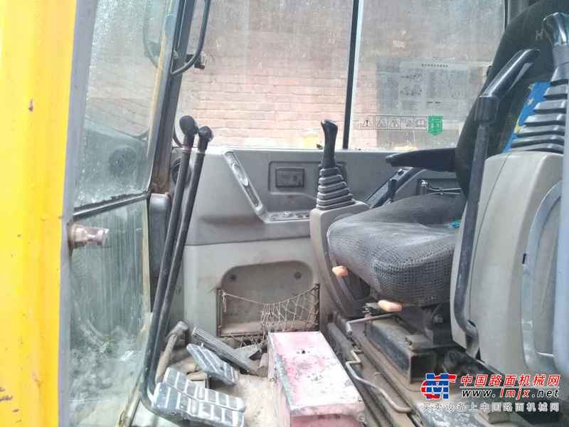 河南出售转让二手10000小时2009年现代R60挖掘机