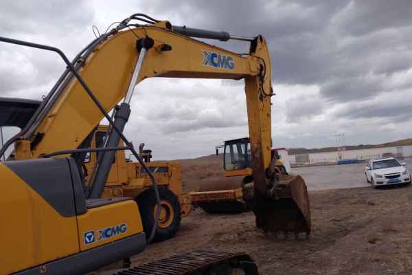 内蒙古出售转让二手3000小时2013年徐工XE265C挖掘机