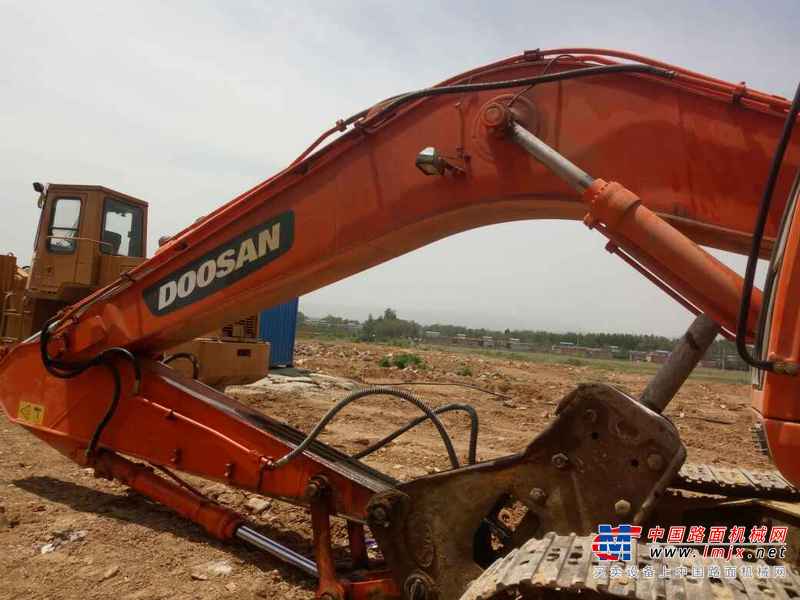 河北出售转让二手8000小时2011年斗山DH300LC挖掘机