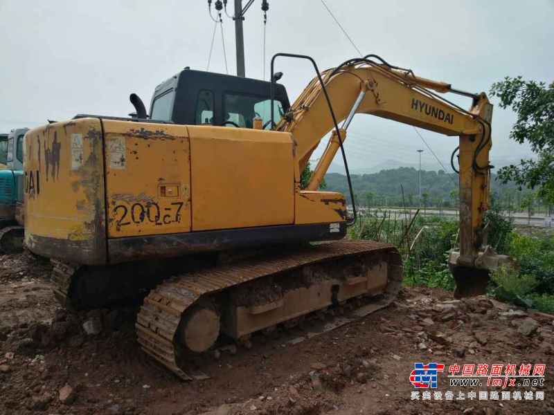 重庆出售转让二手7699小时2011年现代R110挖掘机