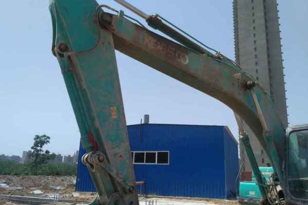 河北出售转让二手8000小时2013年神钢SK210LC挖掘机