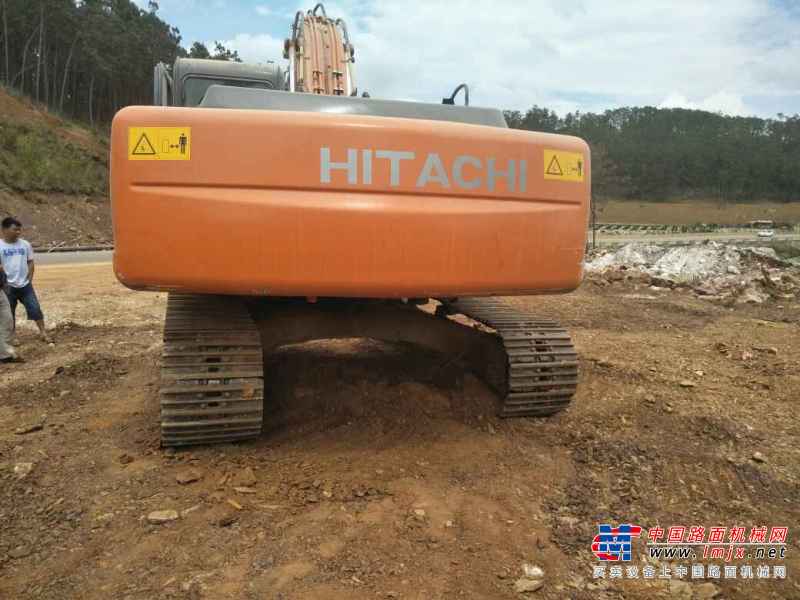 云南出售转让二手9000小时2011年日立ZX240挖掘机