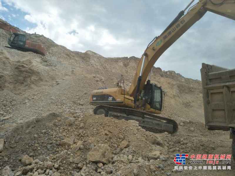 云南出售转让二手3000小时2011年卡特彼勒336D挖掘机