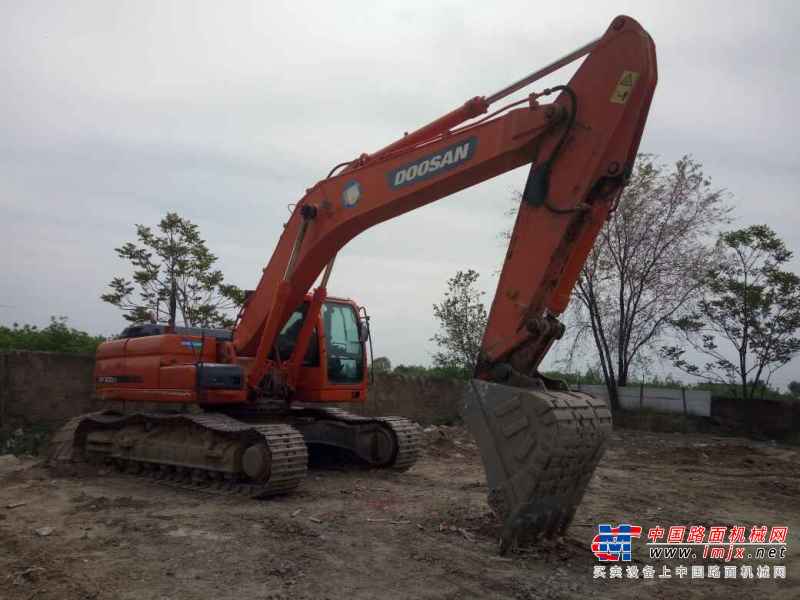 宁夏出售转让二手7000小时2010年斗山DX300LC挖掘机