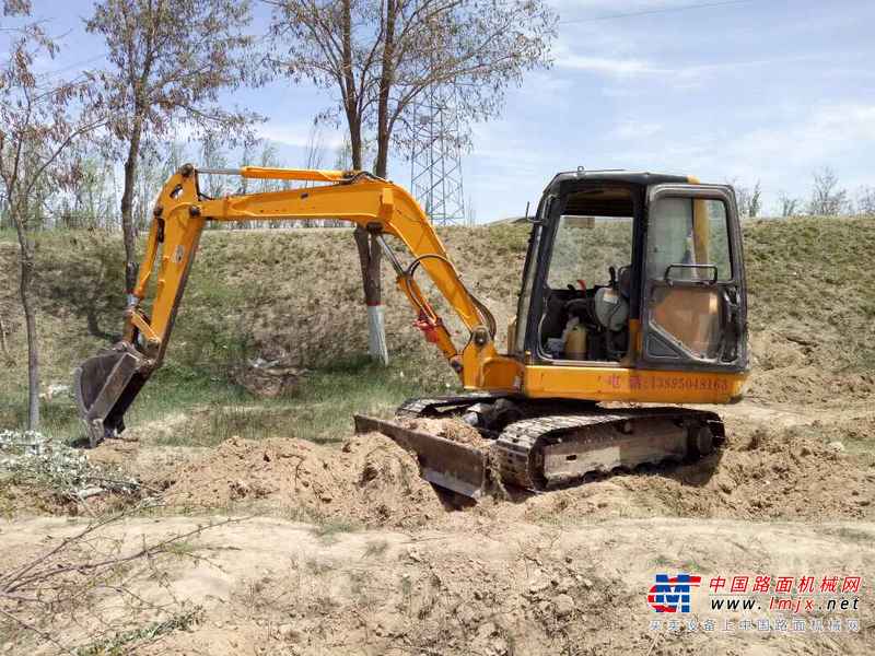 宁夏出售转让二手13000小时2012年龙工LG6060挖掘机