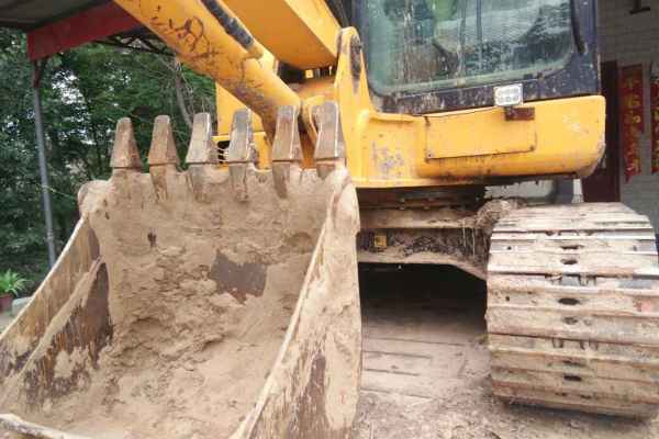 河南出售转让二手8000小时2010年龙工LG6060挖掘机
