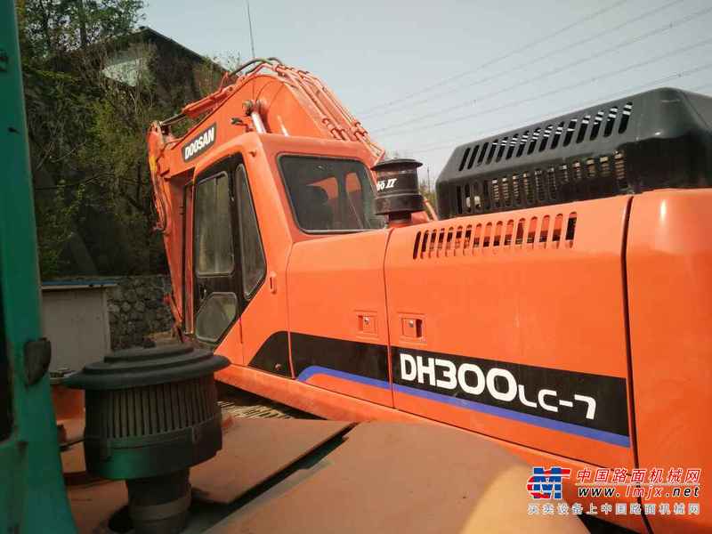 辽宁出售转让二手8500小时2010年斗山DH300LC挖掘机