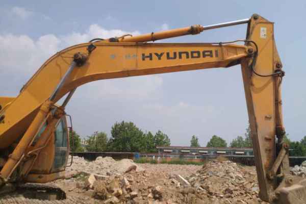 山东出售转让二手10000小时2009年现代R215挖掘机