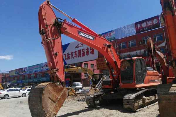 山西出售转让二手3000小时2014年斗山DX260LC挖掘机