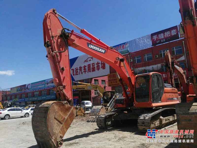 山西出售转让二手3000小时2014年斗山DX260LC挖掘机